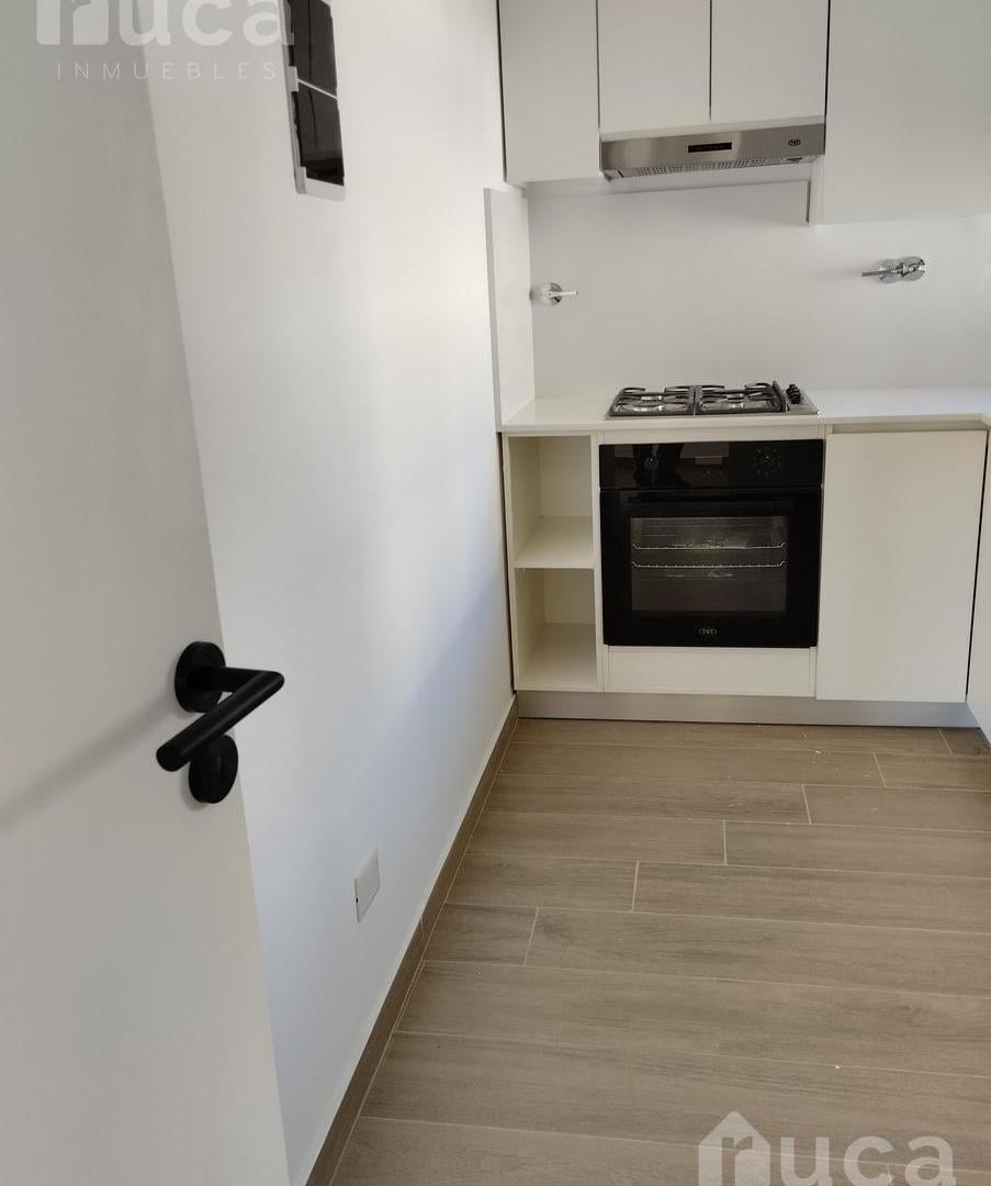 Departamento de 3 ambientes con Terraza propia , en venta , en San Isidro.