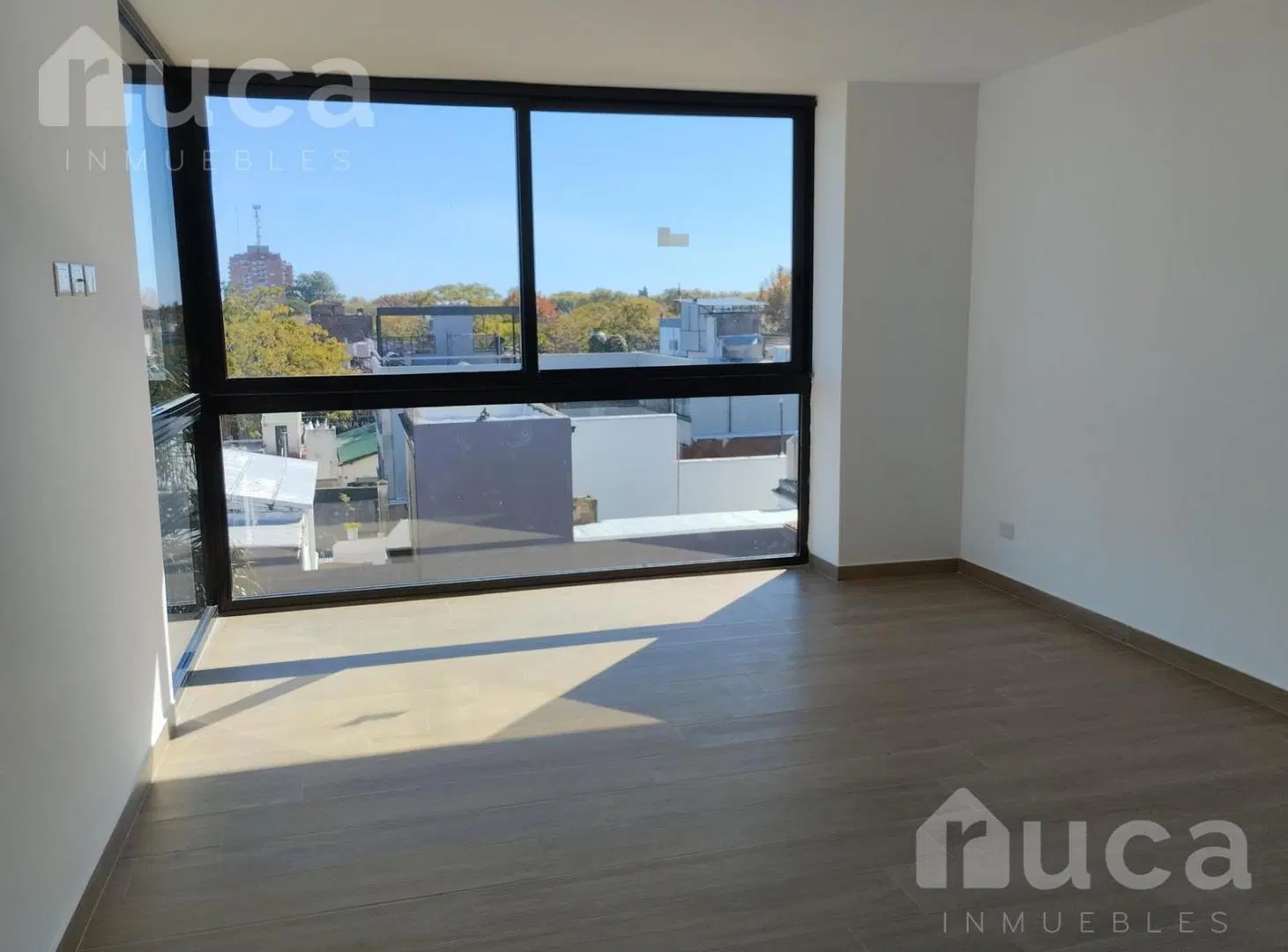 Departamento de 3 ambientes con Terraza propia , en venta , en San Isidro. 4