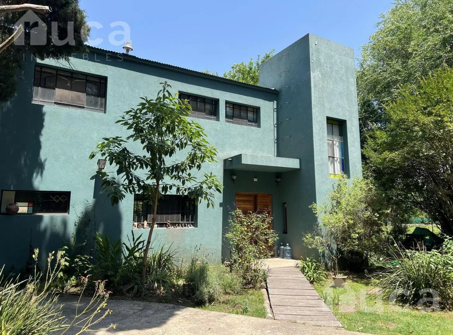 VENTA APTA CREDITO | Pintoresca CASA c/Amplio Jardin y Piscina | Barrio Residencial La Bota 2
