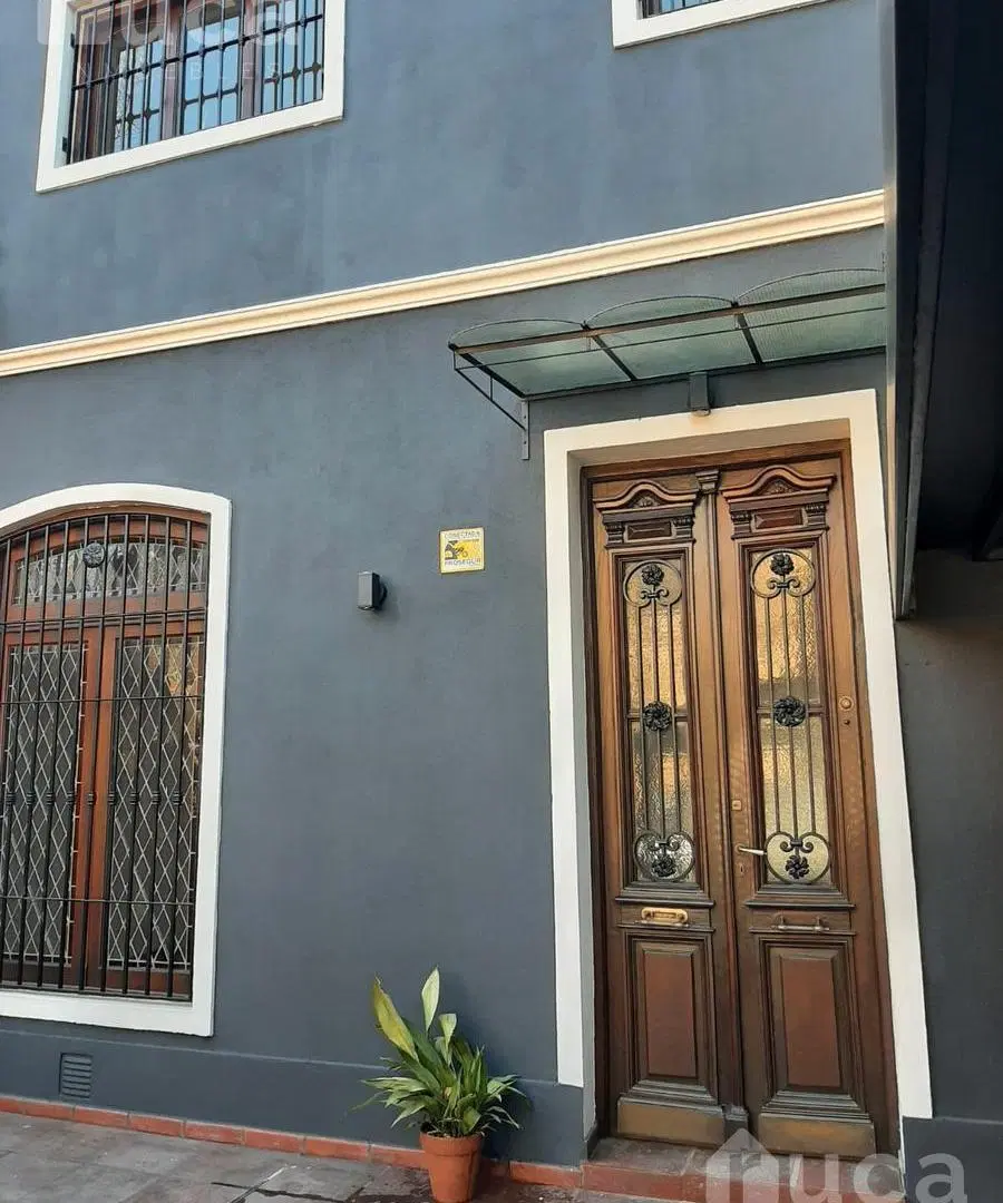 Casa en alquiler , en  La Lucila , 5 ambientes , excelente estado , ubicación privilegiada. 4