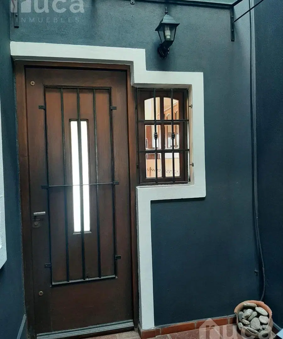Casa en alquiler , en  La Lucila , 5 ambientes , excelente estado , ubicación privilegiada. 2