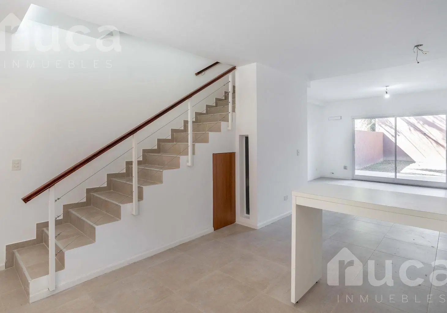 Dúplex de tres dormitorios y cochera a estrenar en venta - Olivos 3