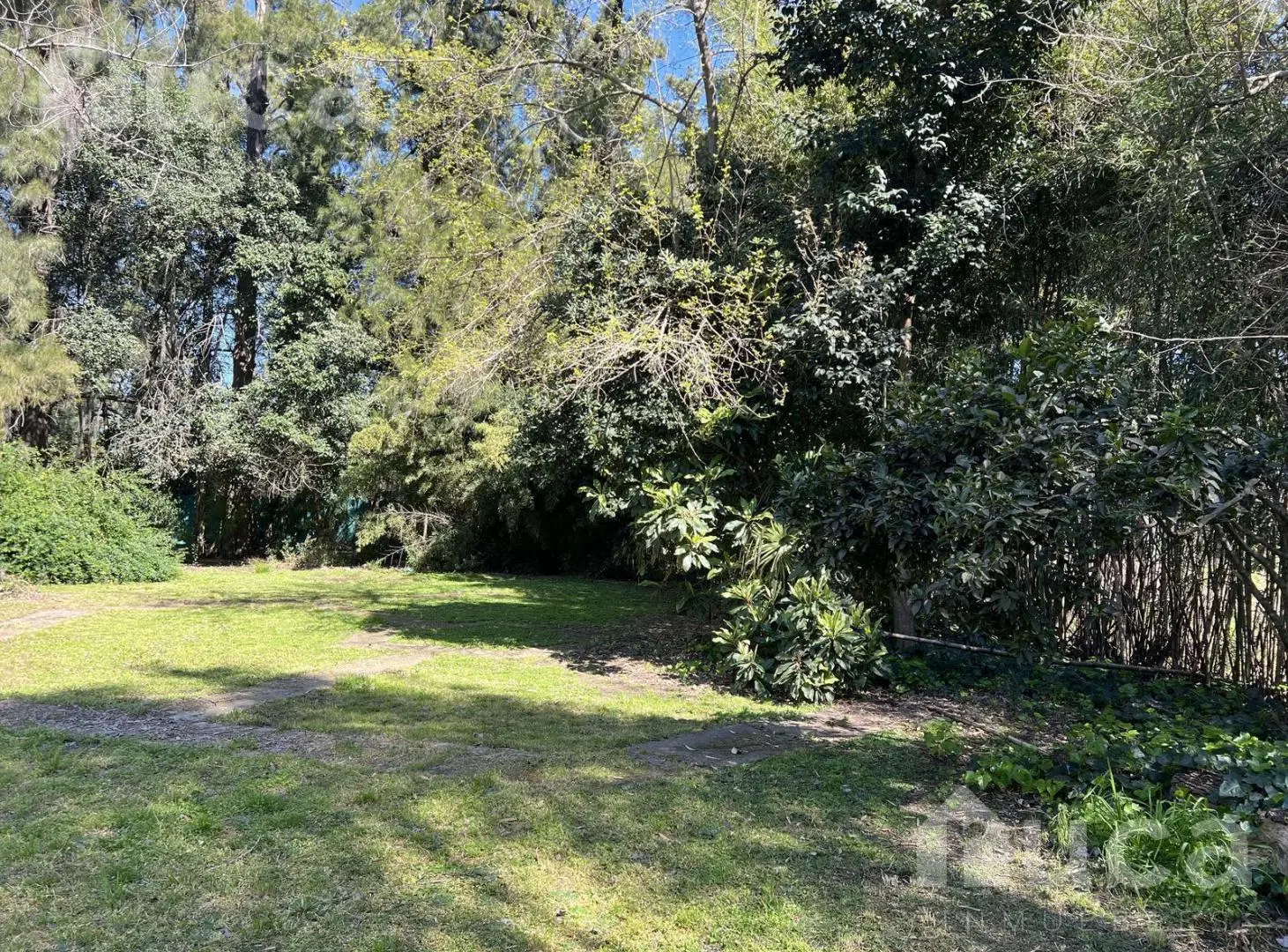 VENTA | Excelente TERRENO Arbolado c/Todos los Servicios| Barrio La Bota 4