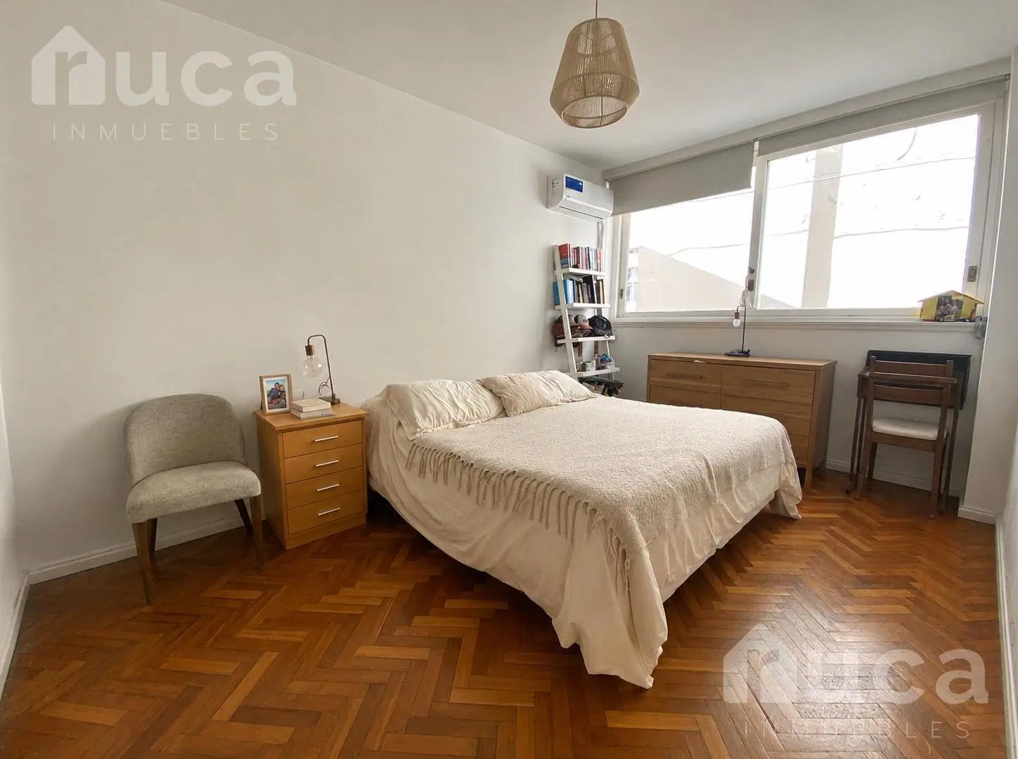Departamento de dos dormitorios, escritorio y balcón en alquiler en Recoleta 4