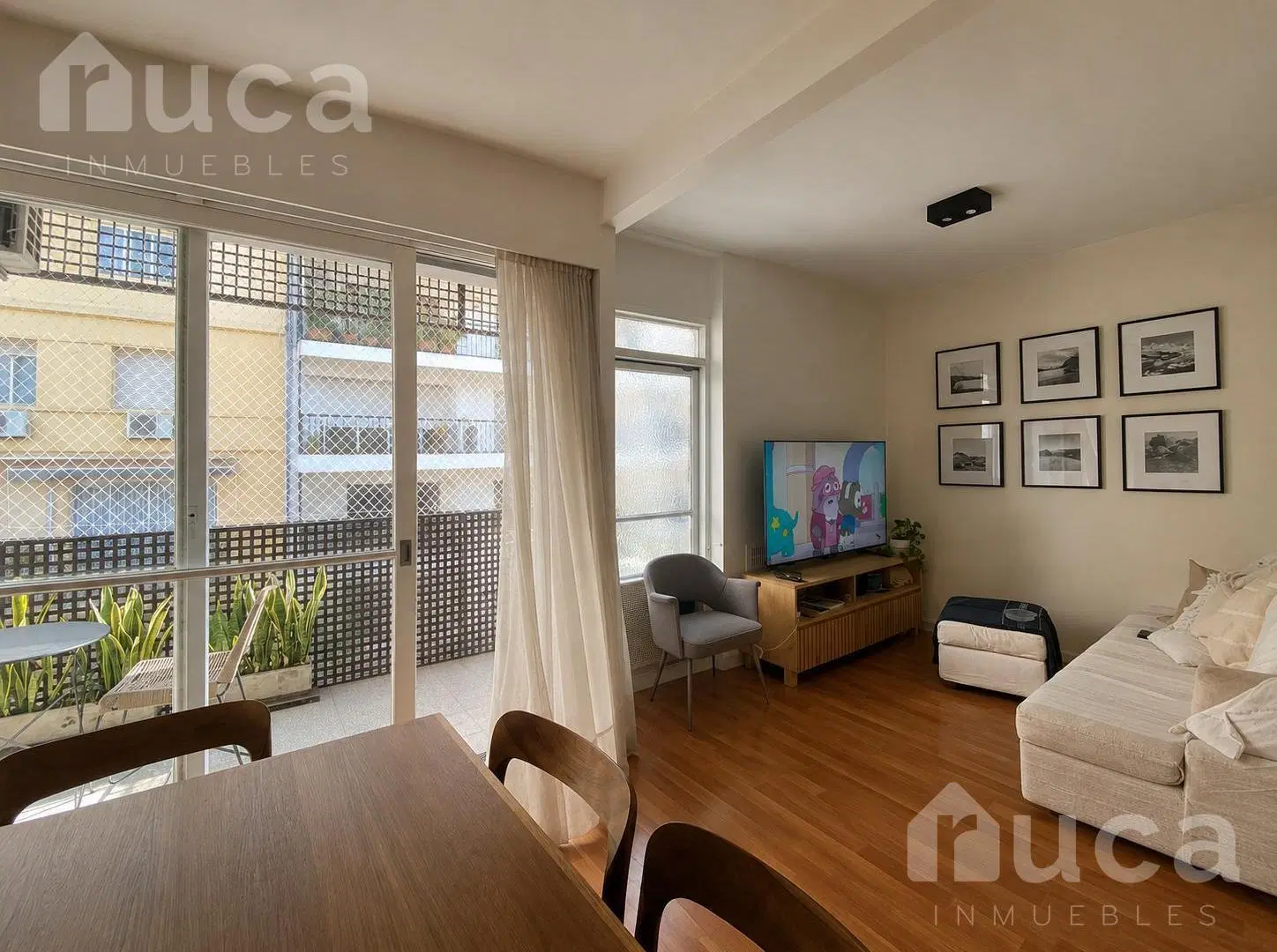 Departamento de dos dormitorios, escritorio y balcón en alquiler en Recoleta 5