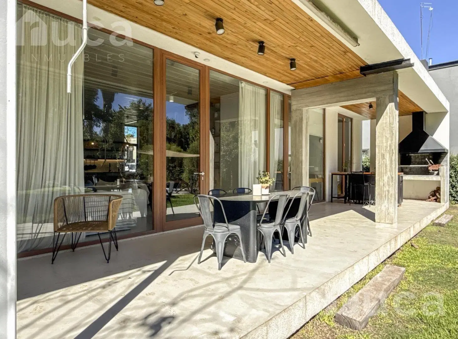 Casa en venta en Barrio Privado La Quinta con 3 dormitorios jardín y pileta 2