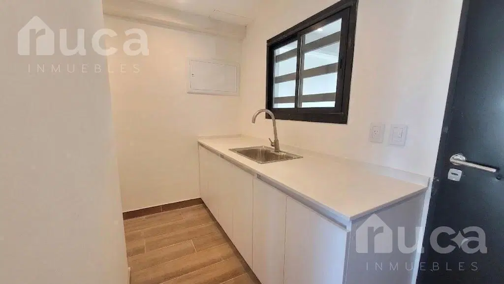 Casa en venta 4 dormitorios y jardín en Martinez 3