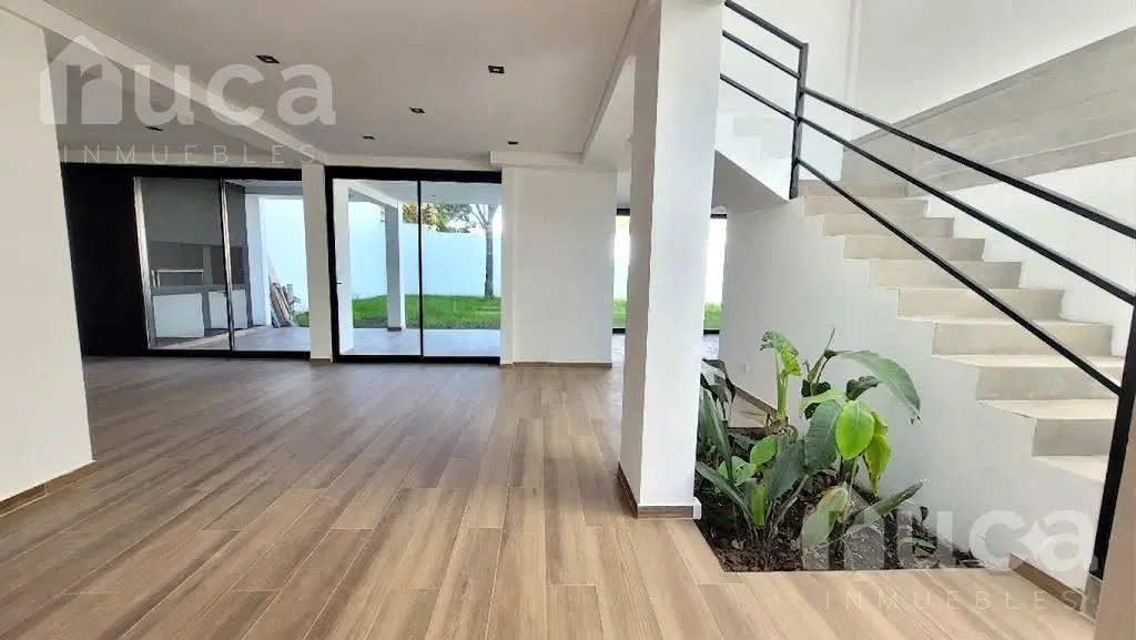 Casa en venta 4 dormitorios y jardín en Martinez 2