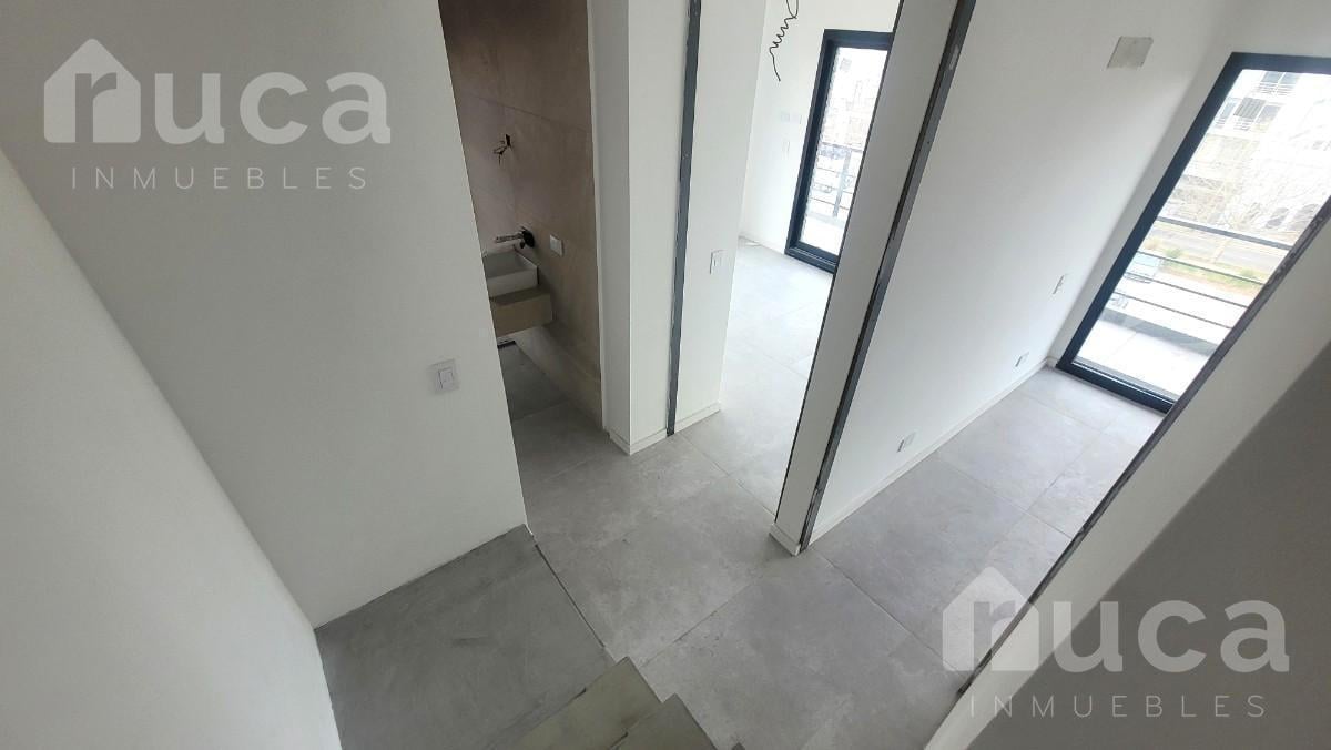 Foto de Departamento triplex 2 dormitorios pileta privada y cochera en venta en, imagen 2