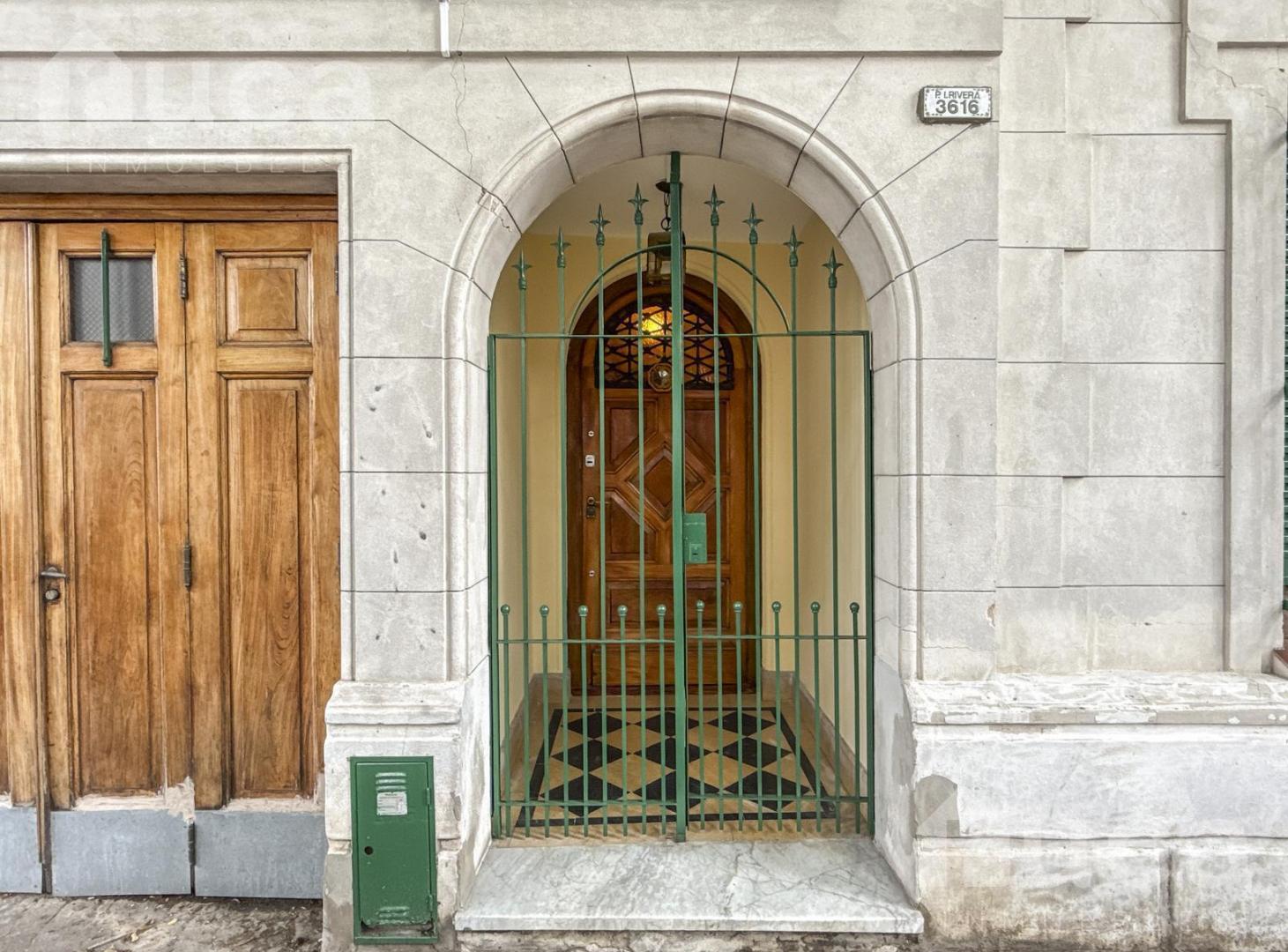 Foto de Casa en venta , estilo inglés , con jardín, en Coghlan, imagen 4