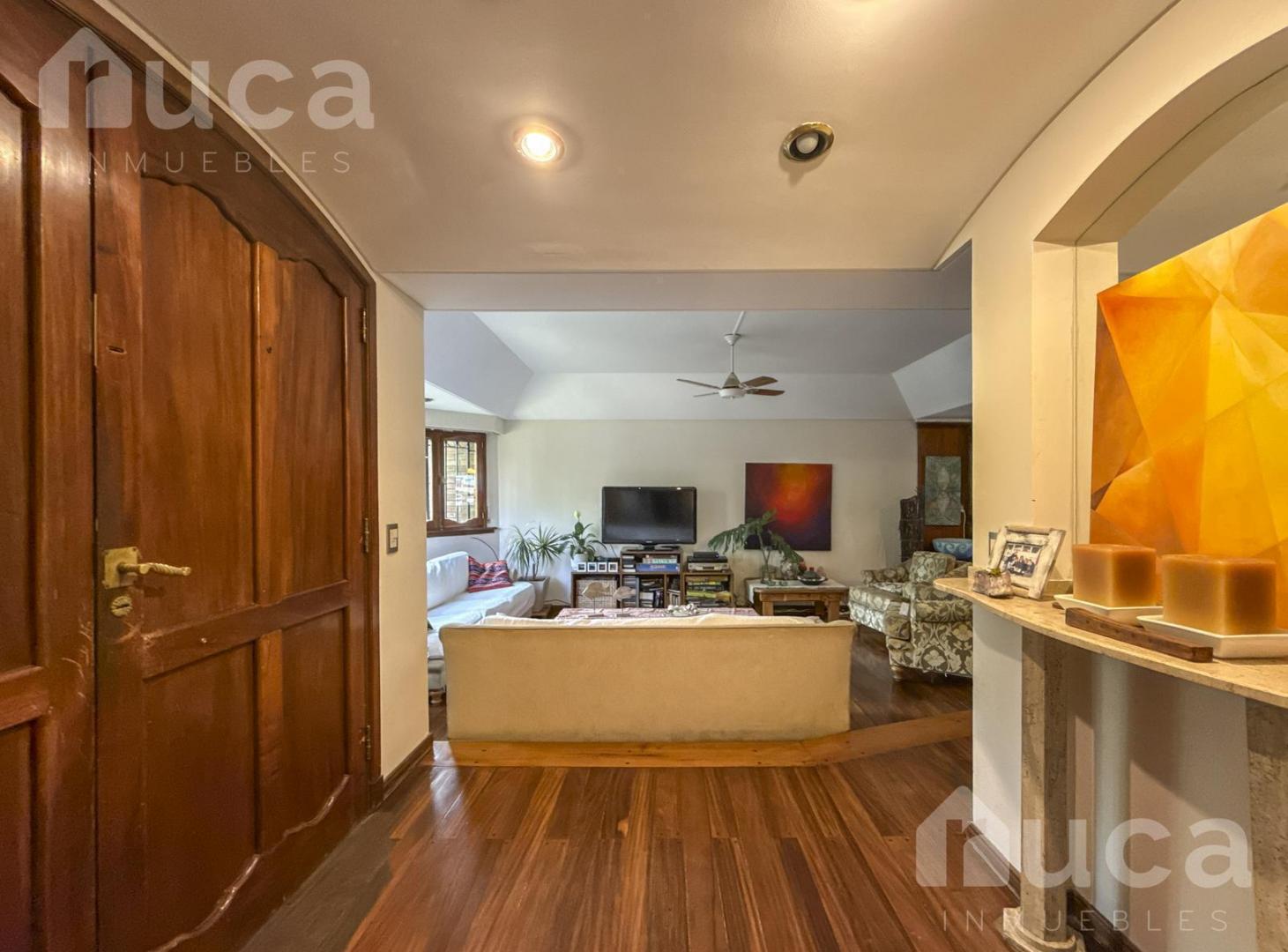 Foto de Importante casa de 7 ambientes playroom pileta quincho y garage para 4, imagen 3