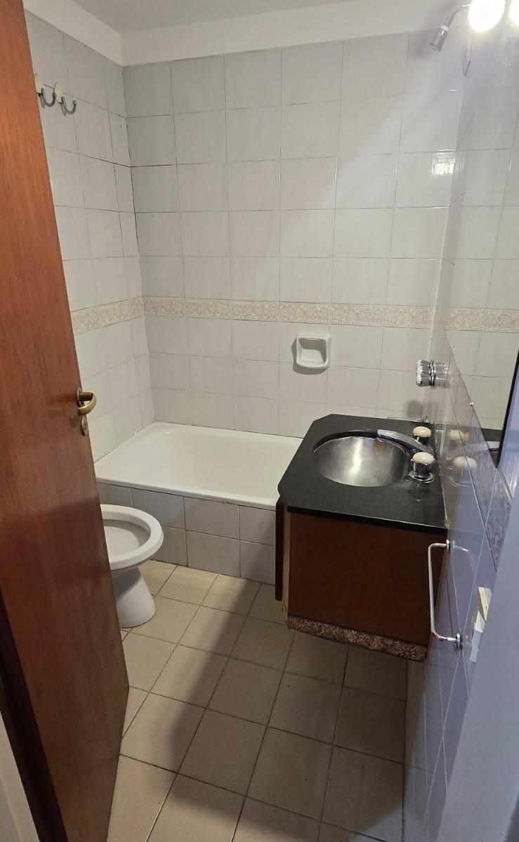 Semipiso Al Frente 3 Ambientes con Balcon y Espacio Guardacoche 1