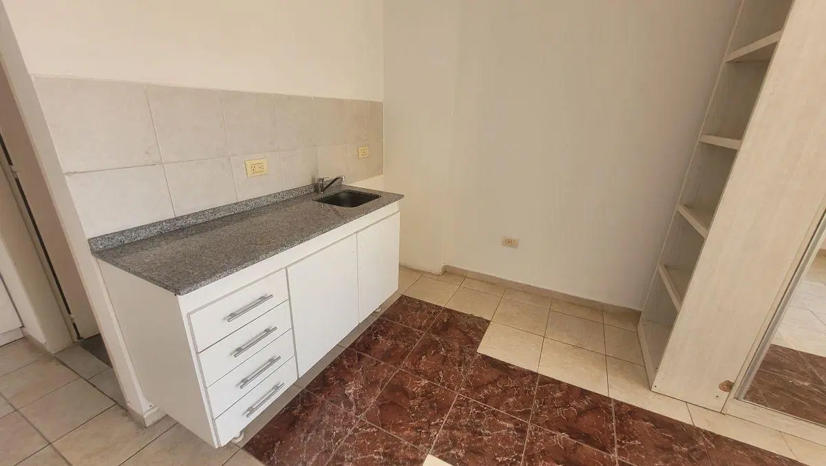 MONOAMBIENTE CON BALCON 2