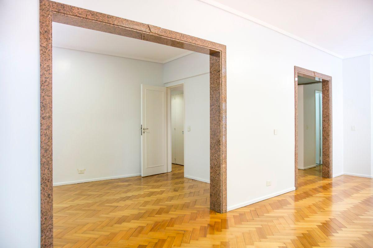 Foto de Excelente semipiso en torre con inmenso patio a escasos metros de Barrancas de Belgrano., imagen 4