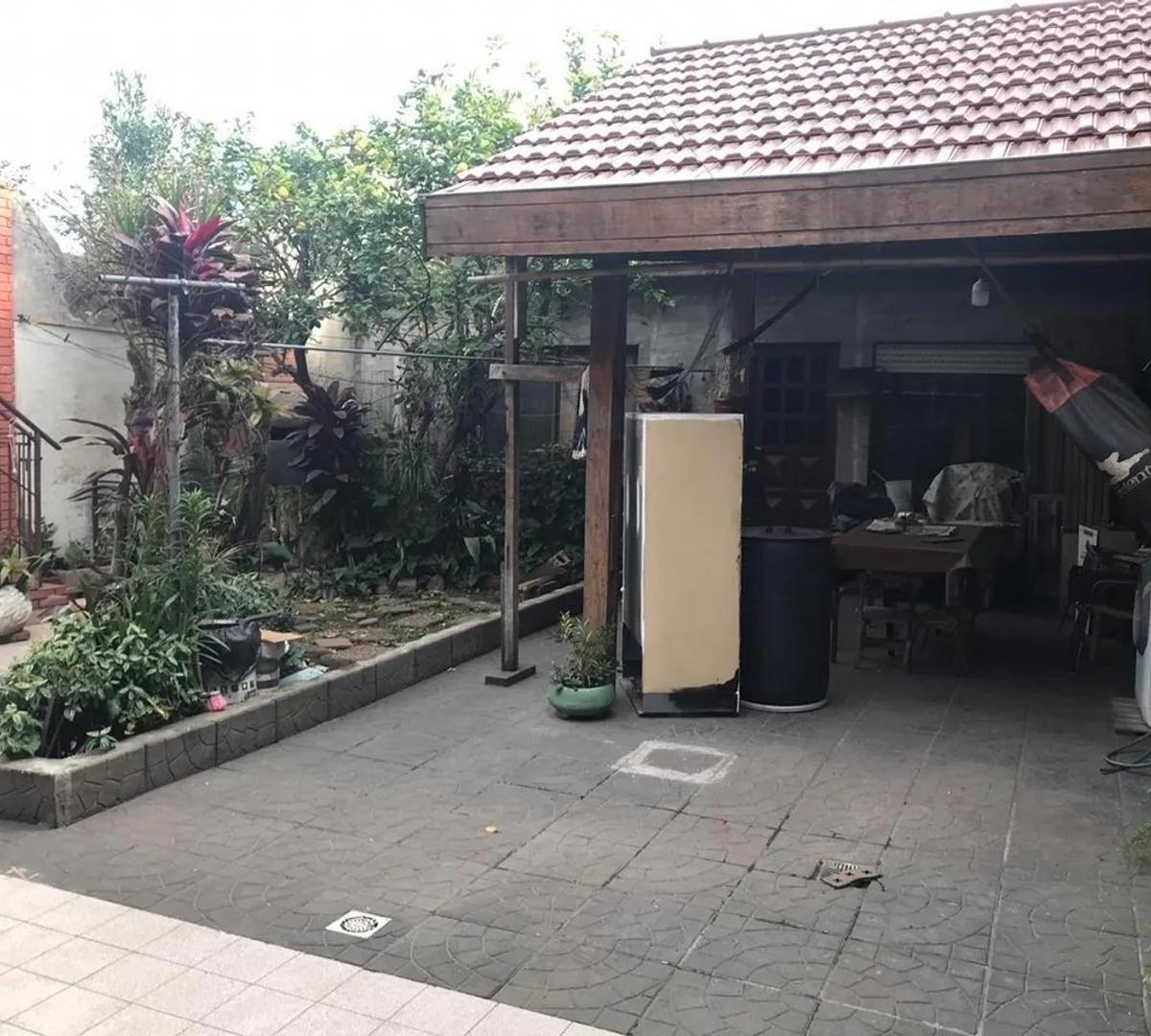 Casa de 4 Amb en Dos Plantas con Fondo 4