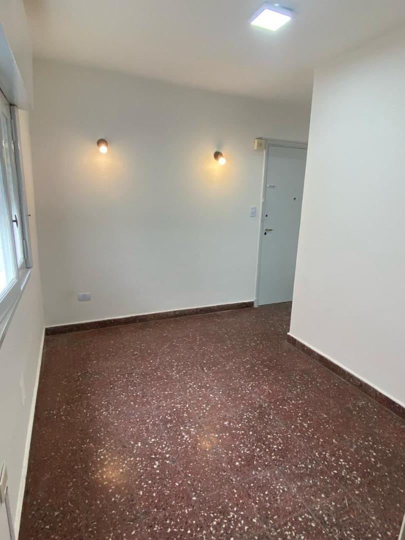 2 ambientes en 3er piso por escalera