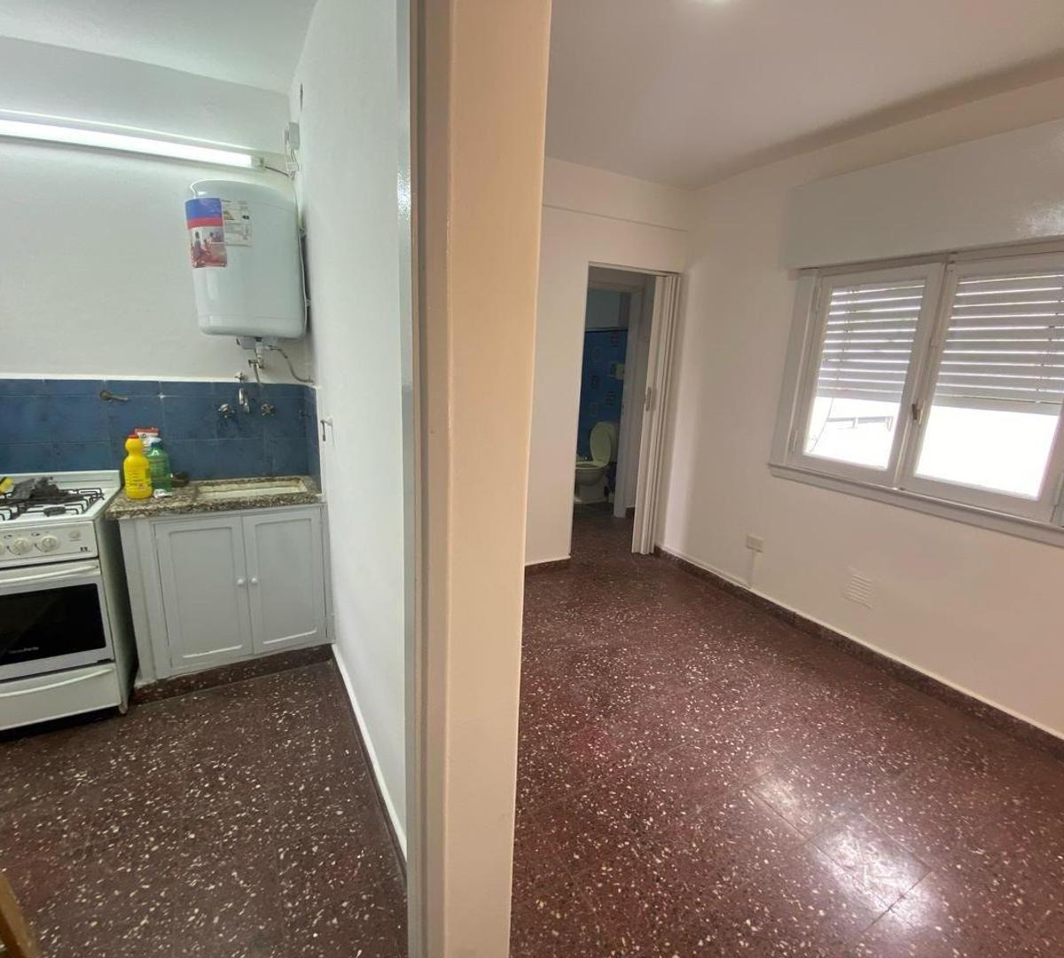 Foto de 2 ambientes en 3er piso por escalera, imagen 3