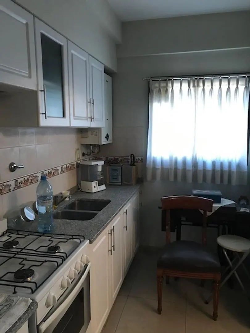3 ambientes al frente con balcon 3