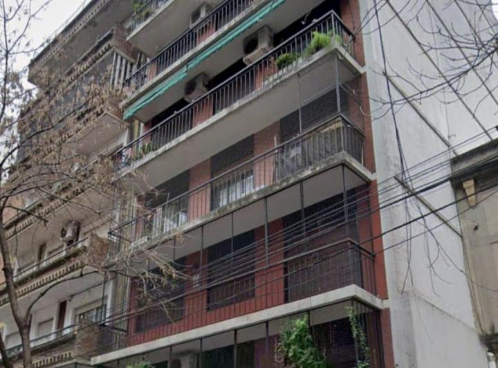 Semipiso Al Frente con balcon   Muy Bien Ubicado Y Luminoso Dos Domitorios 3