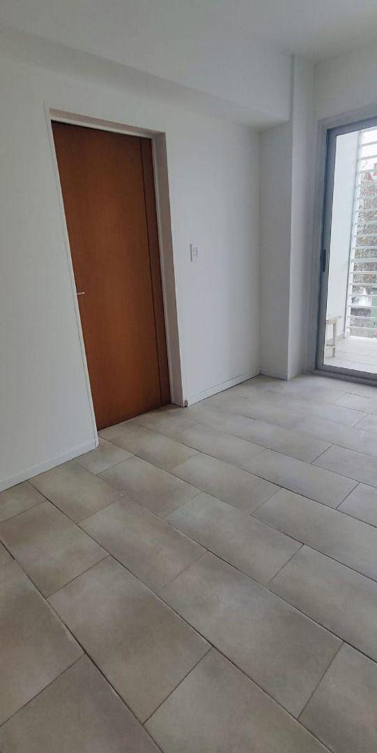 Foto de MONOAMBIENTE MUY BIEN UBICADO CON BALCON PARILLA Y PILETA, imagen 3