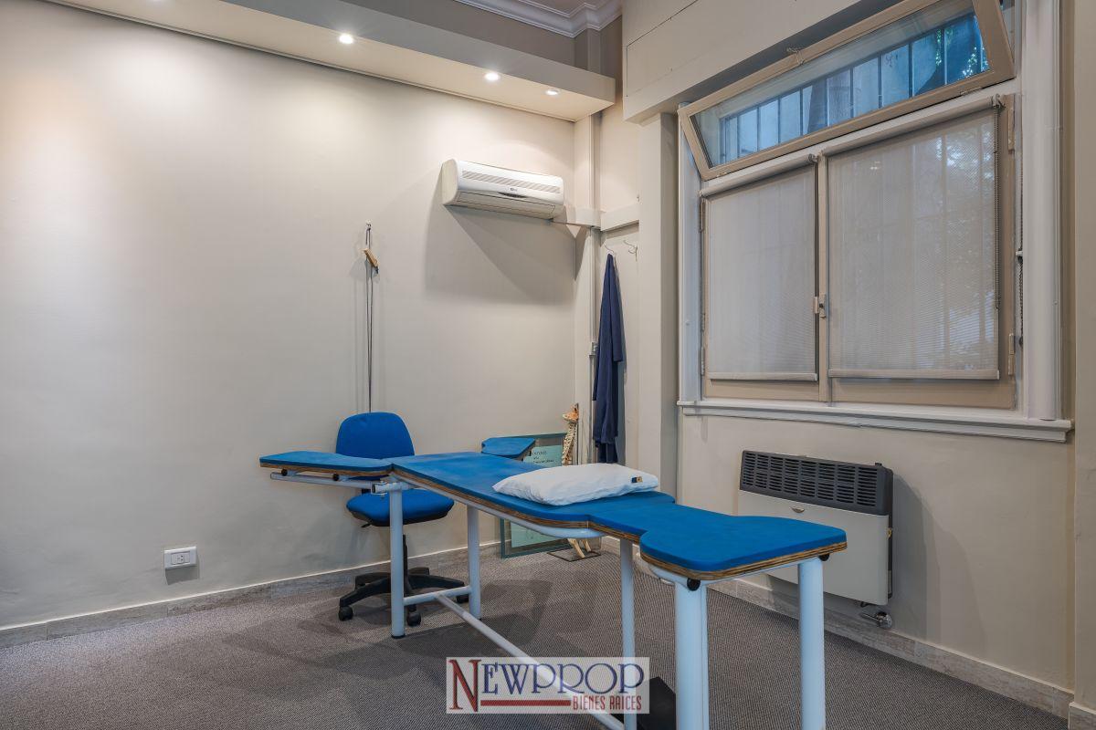 Foto de Departamento Planta baja, Apto Profesional al frente, ideal para, imagen 2