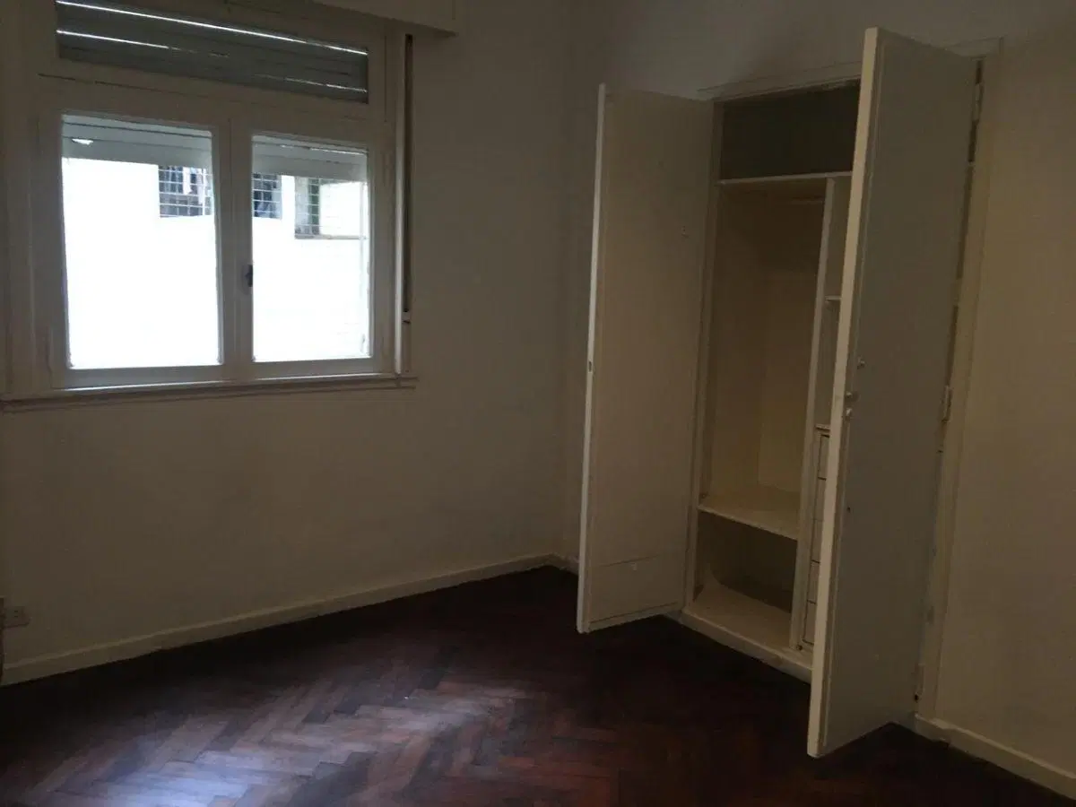 Departamento en Jorge Newbery y Cramer 3 ambientes, Primer piso por escaleras, interno, luminoso. 5