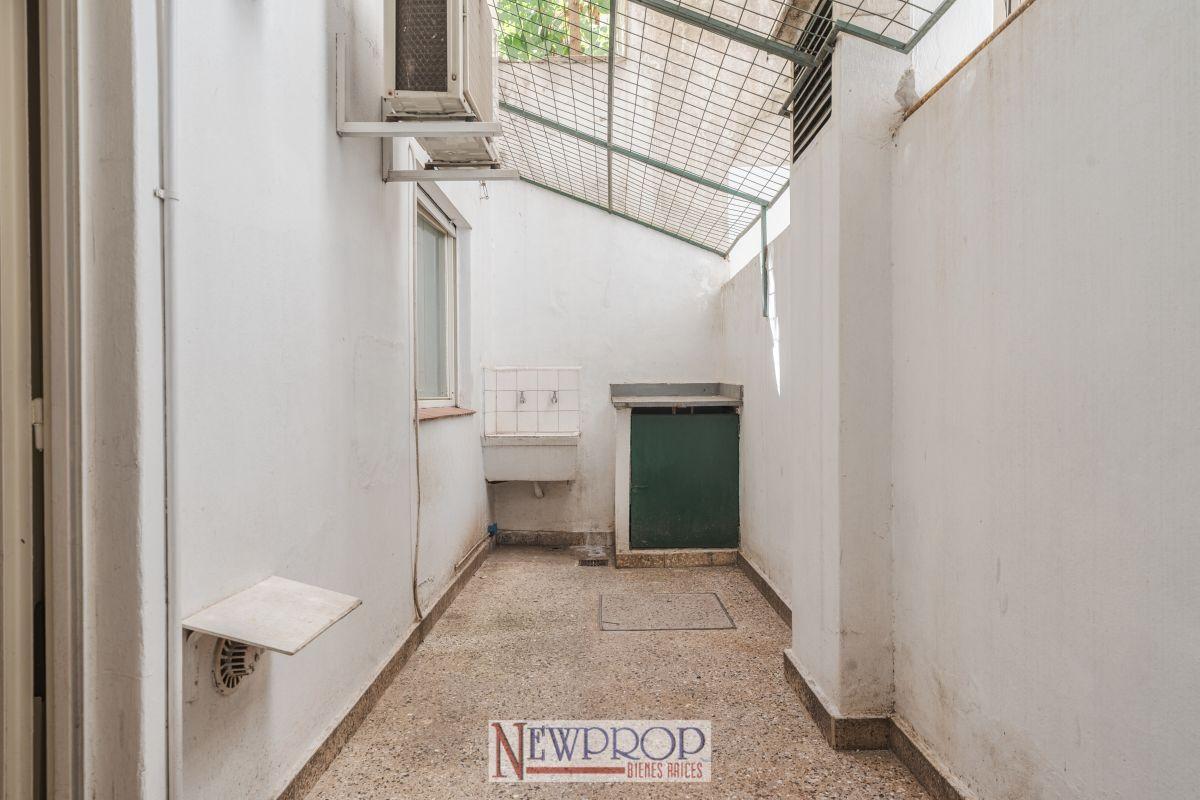 Foto de Departamento de 2 ambientes con patio en Belgrano, Apto profesional a, imagen 1