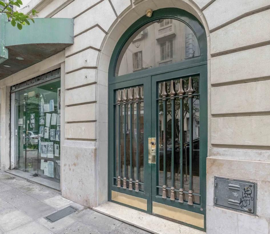 Venta de exclusivo departamento reciclado en Recoleta — Montevideo 990