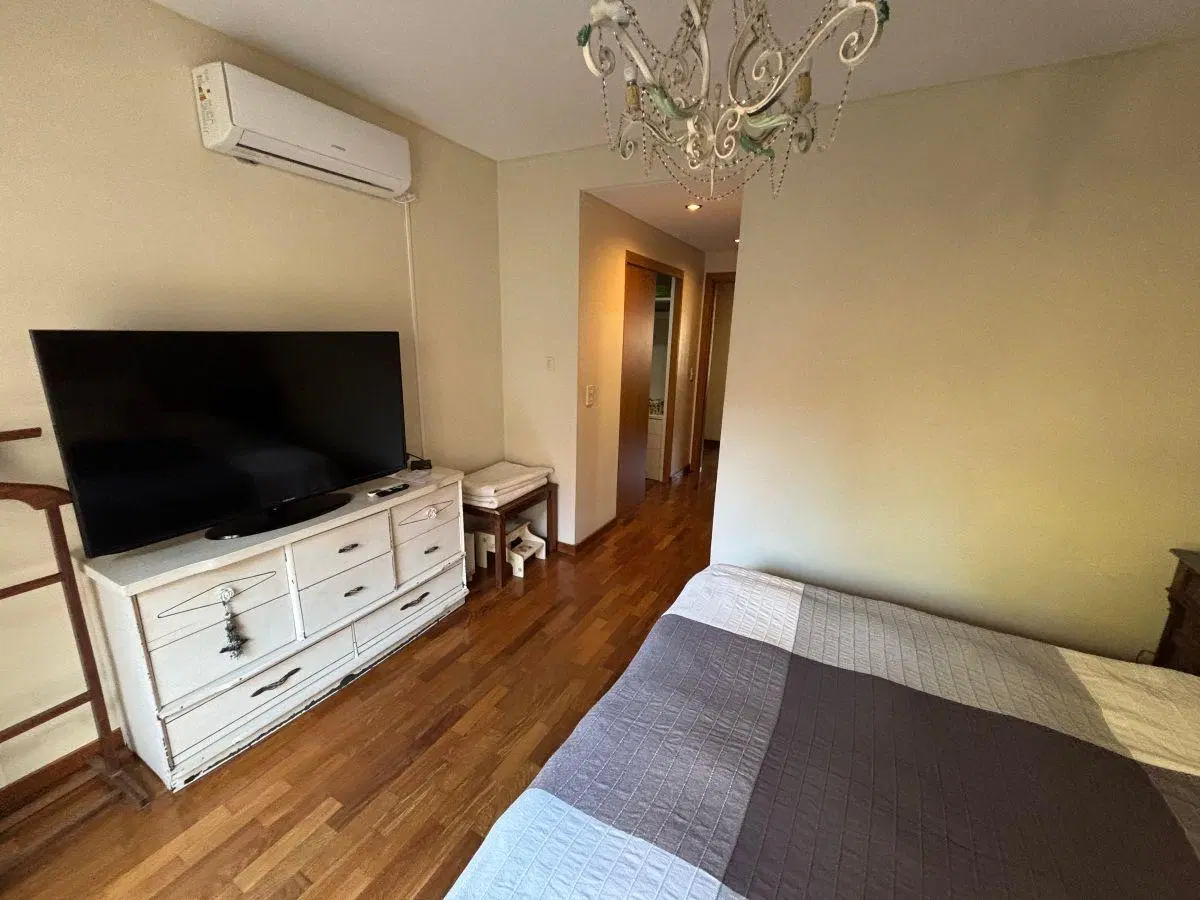 Venta San isidro 4 amb con balcón contra frente con cochera impecable estado Excelente ubicación 4