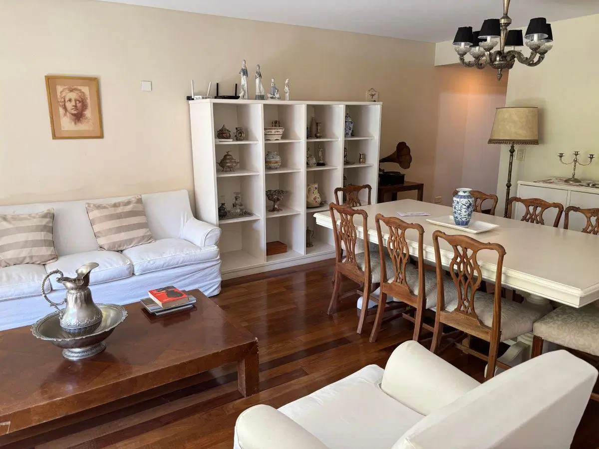 Venta San isidro 4 amb con balcón contra frente con cochera impecable estado Excelente ubicación 1