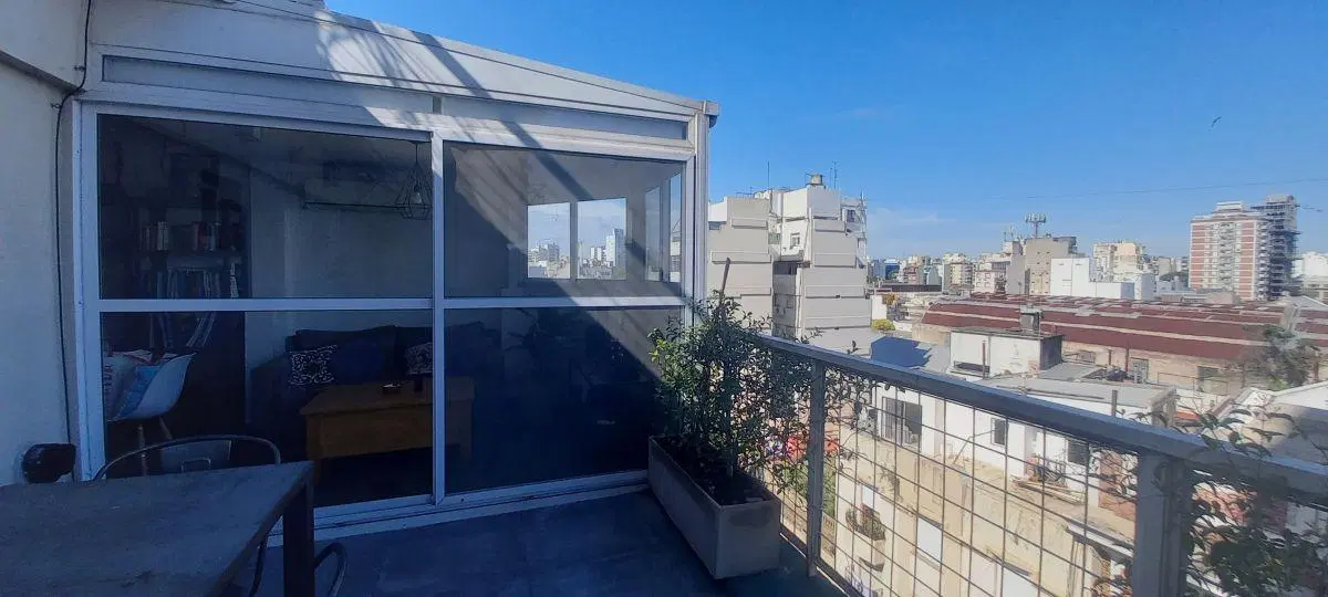Abasto venta de 2 ambientes al frente con balcon terraza , super luminoso 1