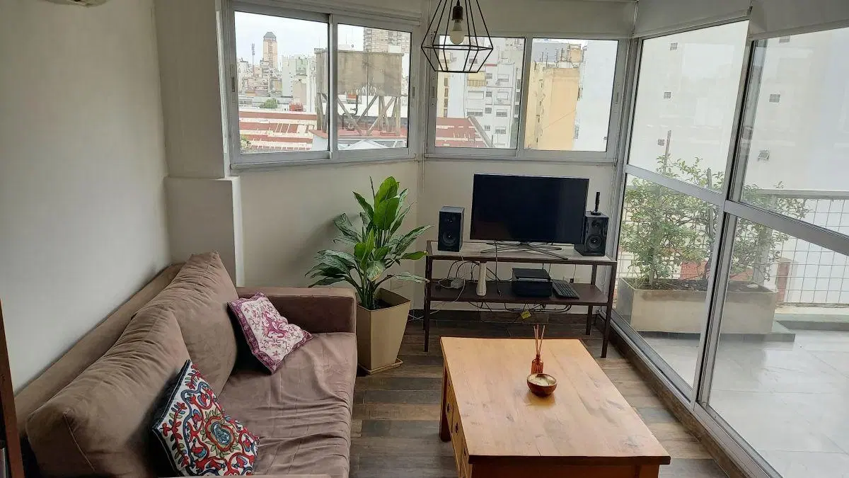 Abasto venta de 2 ambientes al frente con balcon terraza , super luminoso 3