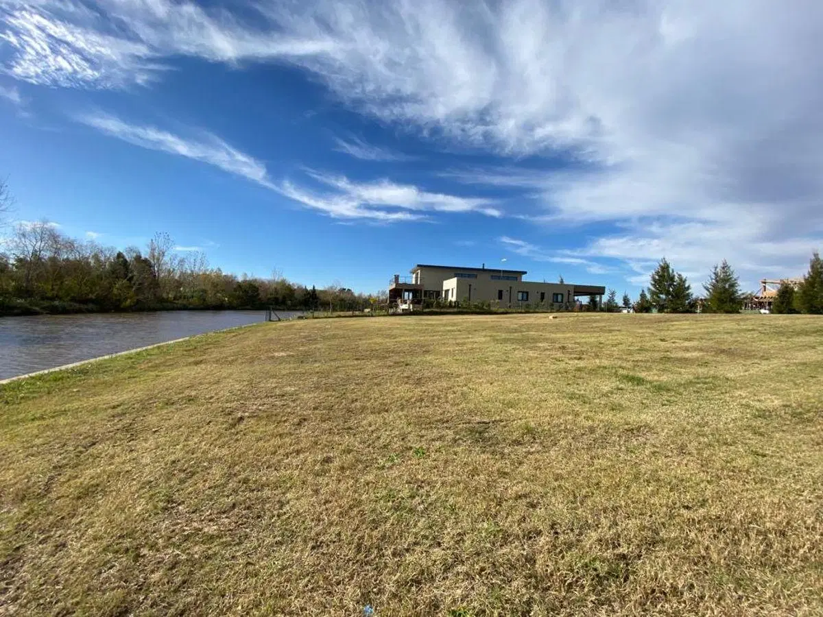 En venta Lote de terreno en el Naudir , con amarras y salida a río Luján 7