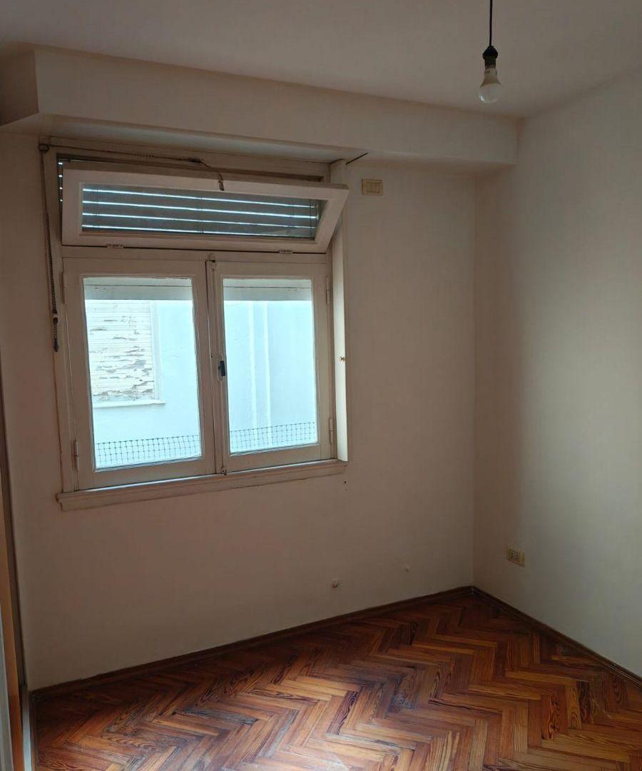 Foto de PH en venta ,de 2 amb en Parque Centenario , 2 do piso por escalera, imagen 1