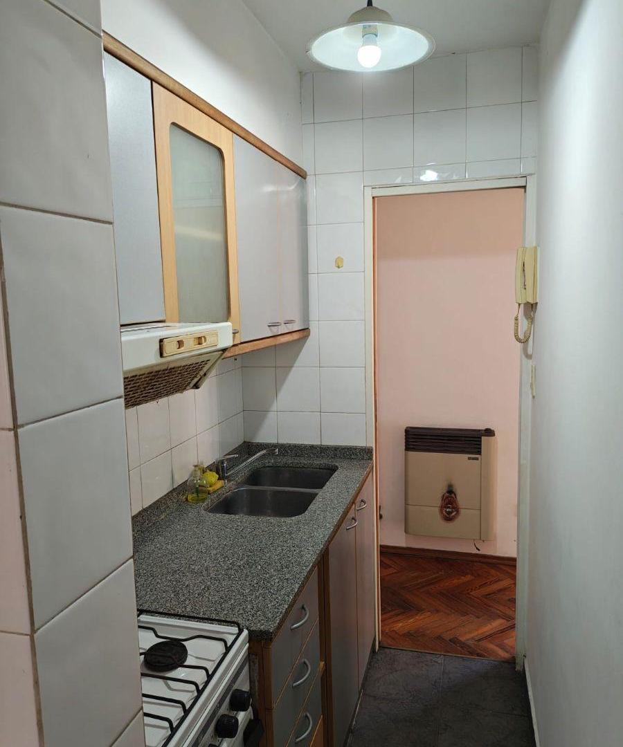 Foto de PH en venta ,de 2 amb en Parque Centenario , 2 do piso por escalera, imagen 3