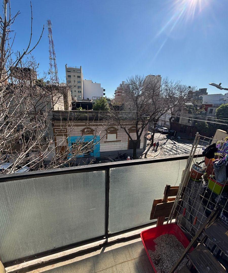 Foto de Venta 3 ambientes Barracas al frente con balcón a reciclar OPORTUNIDAD, imagen 4