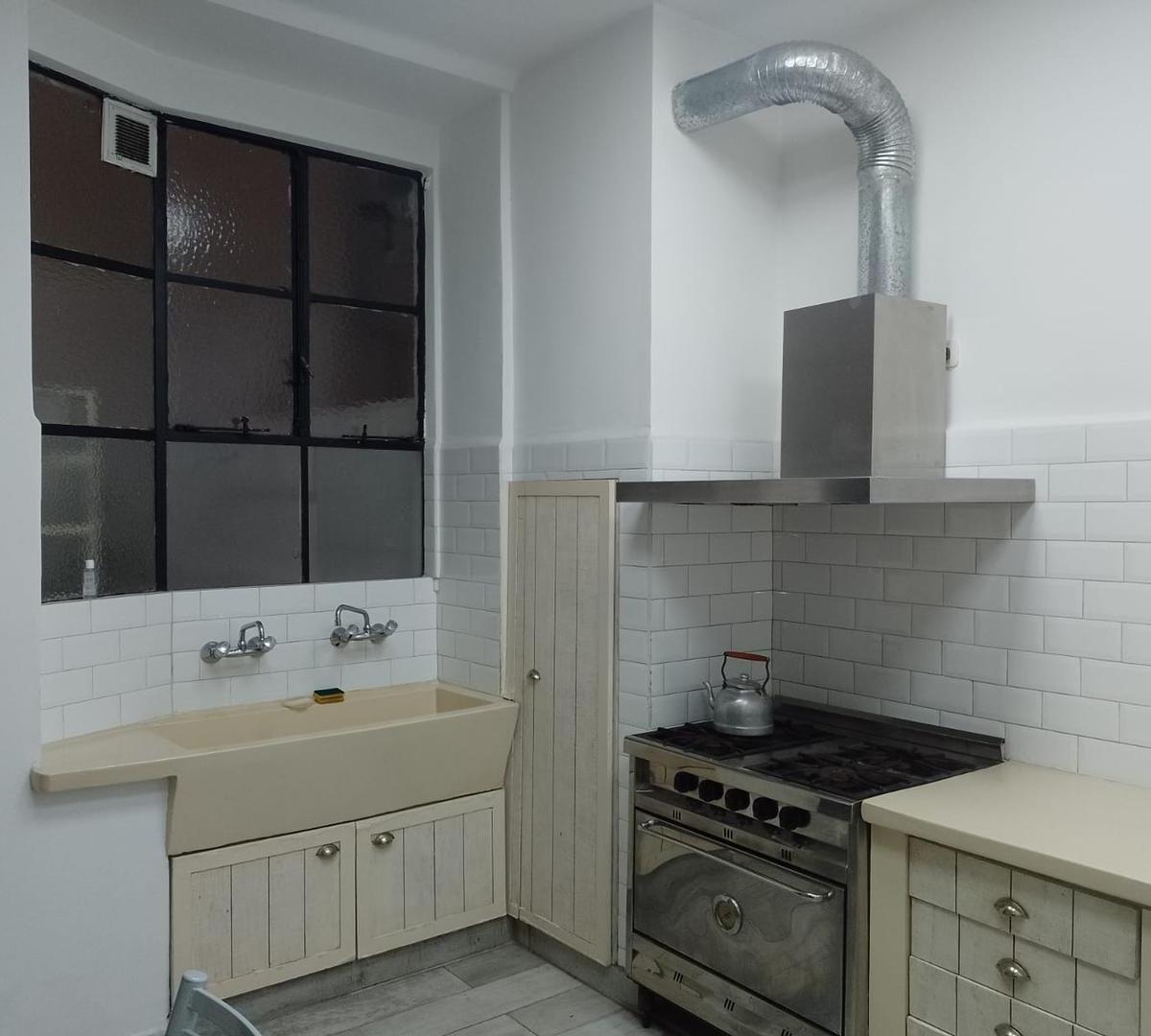 Venta 5 Amb con Depend. balcon. Patio. av Pueyrredon Al 400 1