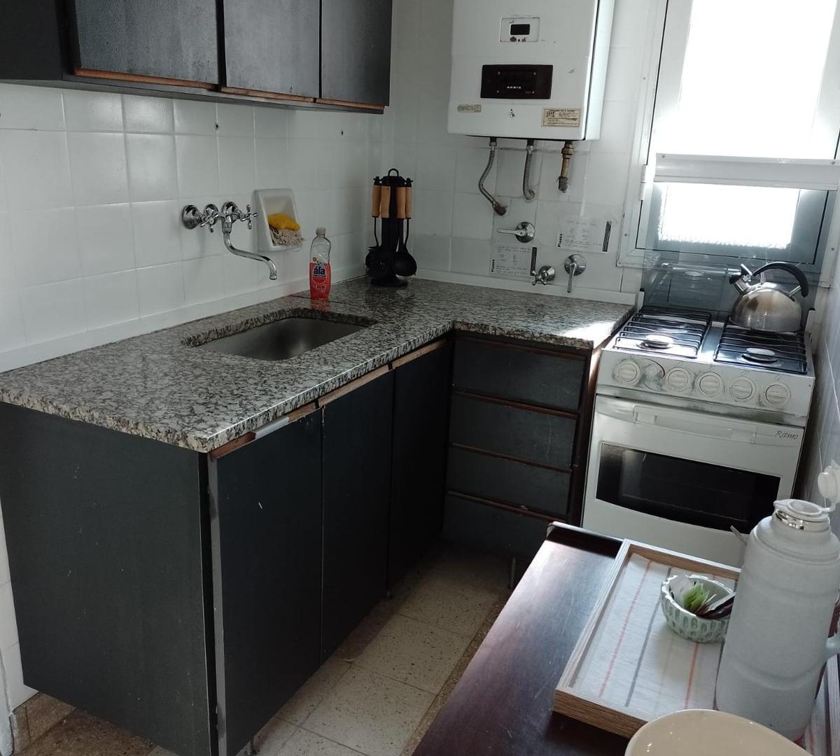 Venta Depto 2 Amb con Cochera Fija Bcon Aterrazado 4