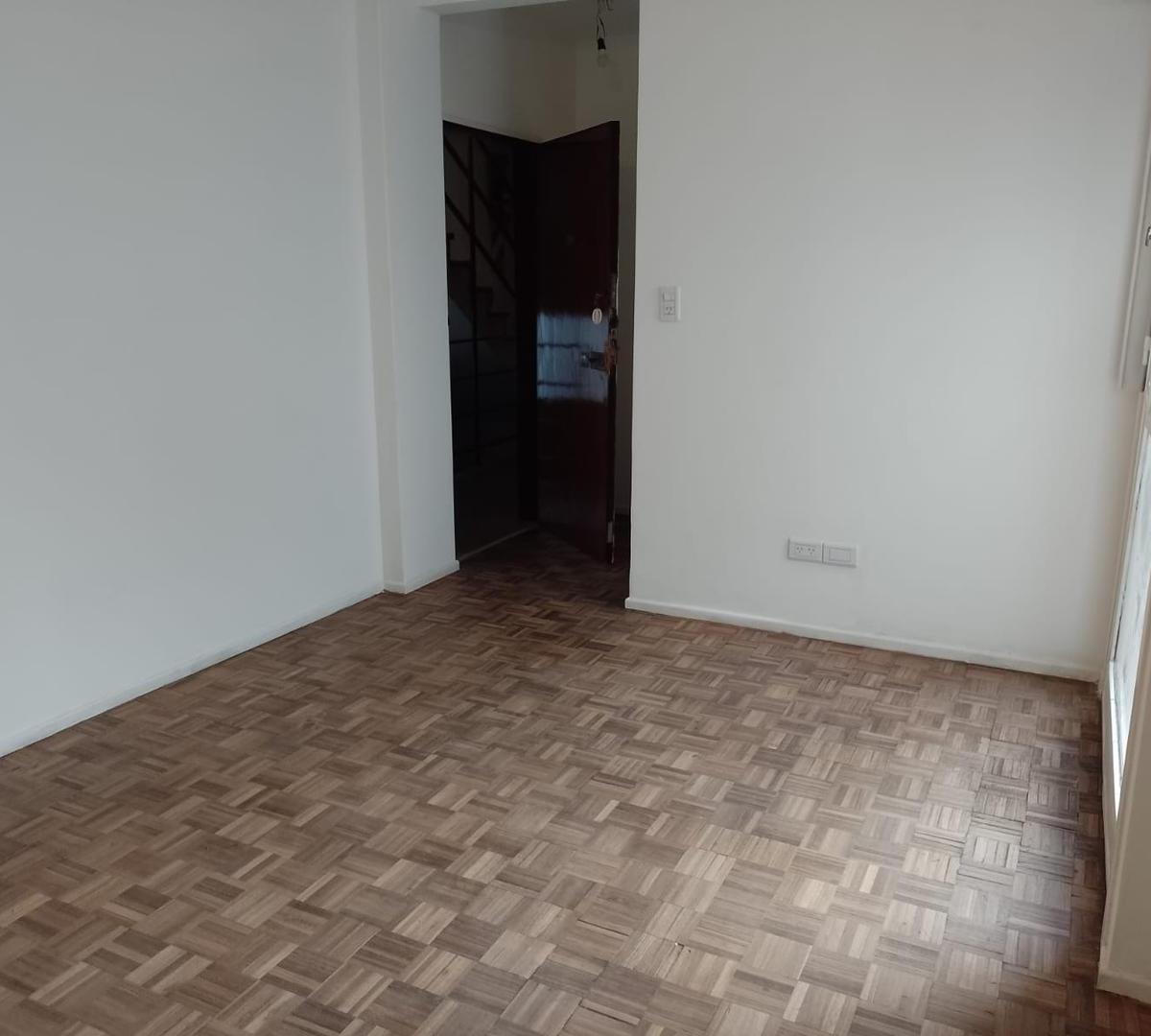 Foto de VENTA DEPTO 2 AMB MUY LUMINOSO, imagen 3