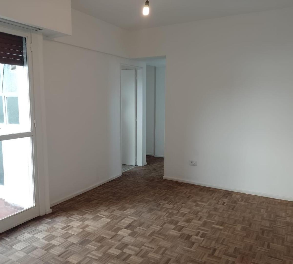 Foto de VENTA DEPTO 2 AMB MUY LUMINOSO, imagen 2