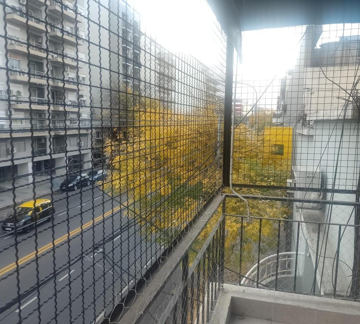 Venta Flores Norte Depto 3 Amb C/bcon Al Frente 3