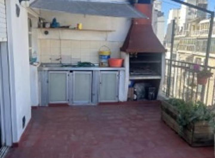 ALQUILER 3 AMBIENTES AL FTE CON BALCON .VALENTIN GOMEZ 2900 2