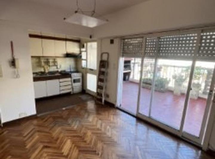 ALQUILER 3 AMBIENTES AL FTE CON BALCON .VALENTIN GOMEZ 2900 1