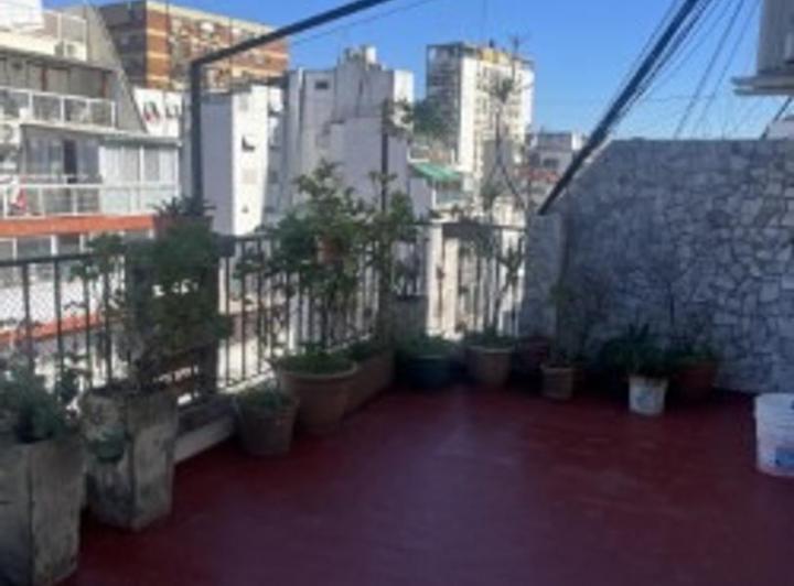 ALQUILER 3 AMBIENTES AL FTE CON BALCON .VALENTIN GOMEZ 2900 3