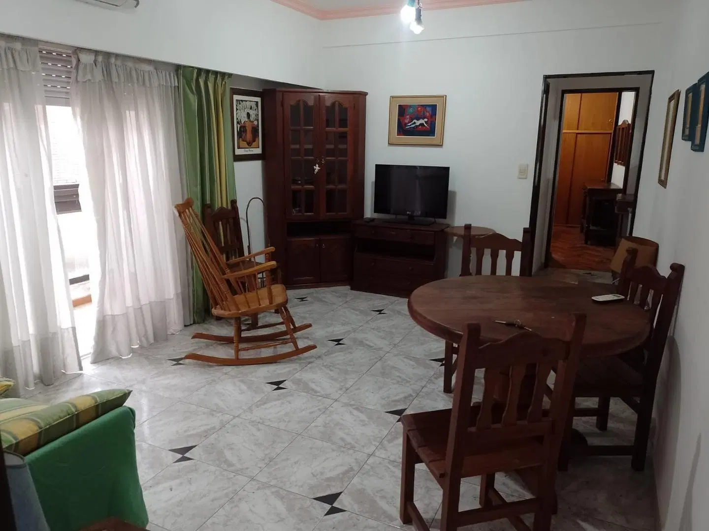 VENTA DEPTO. 2 AMB. CTFTE CON BALCON IMPECABLE !!! 2