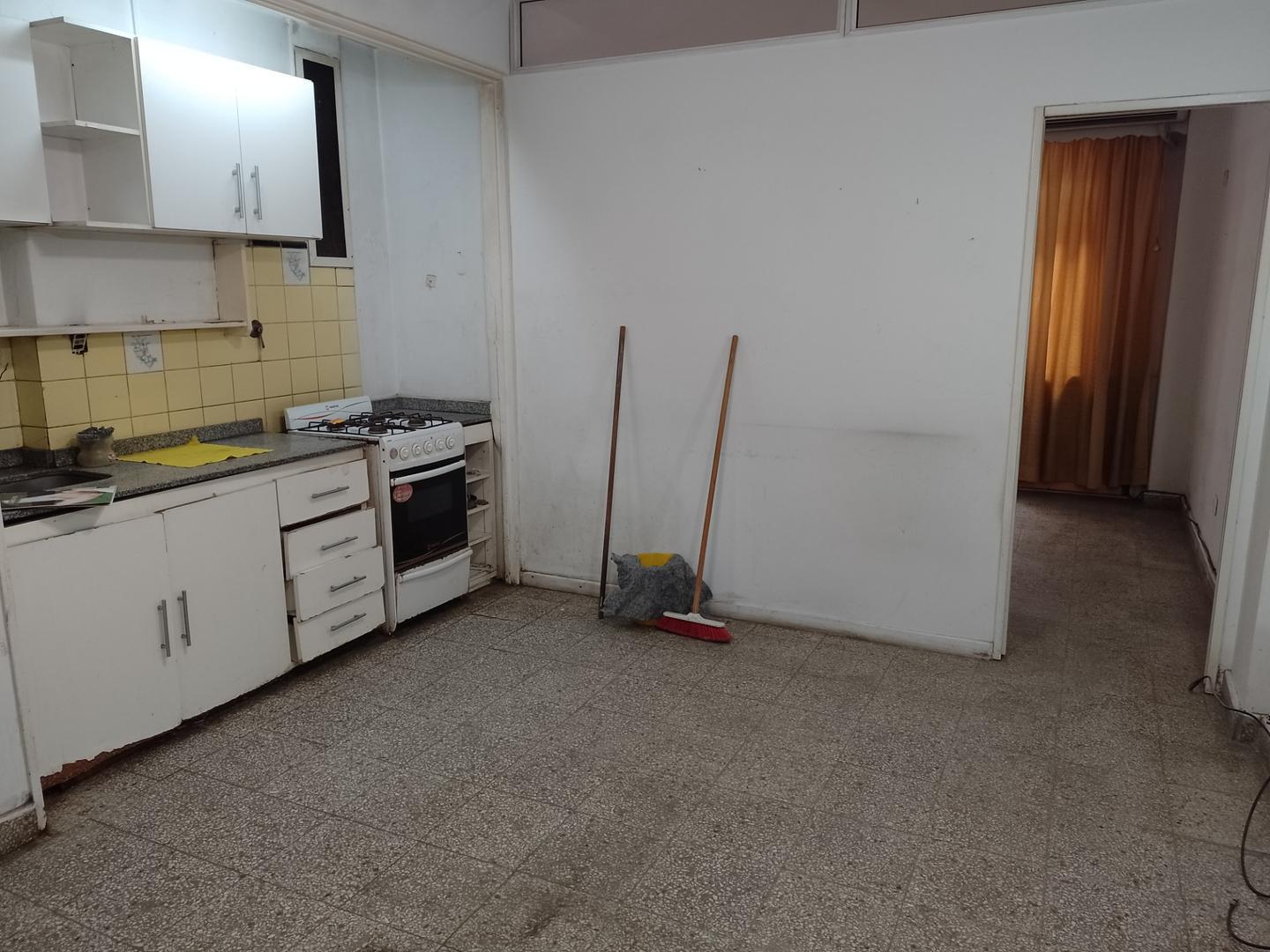 Foto de BALVANERA ALQUILER DEPTO. 1 AMB. YRIGOYEN 2500, imagen 3