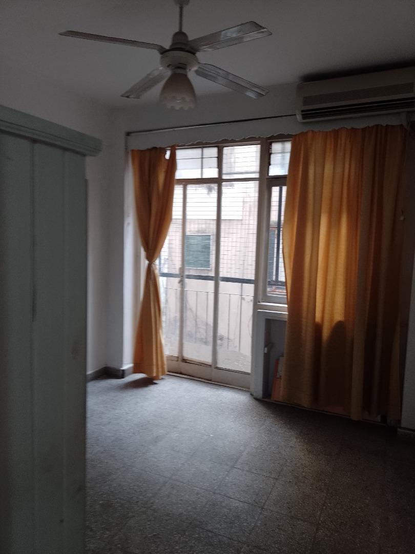 Foto de BALVANERA ALQUILER DEPTO. 1 AMB. YRIGOYEN 2500, imagen 1