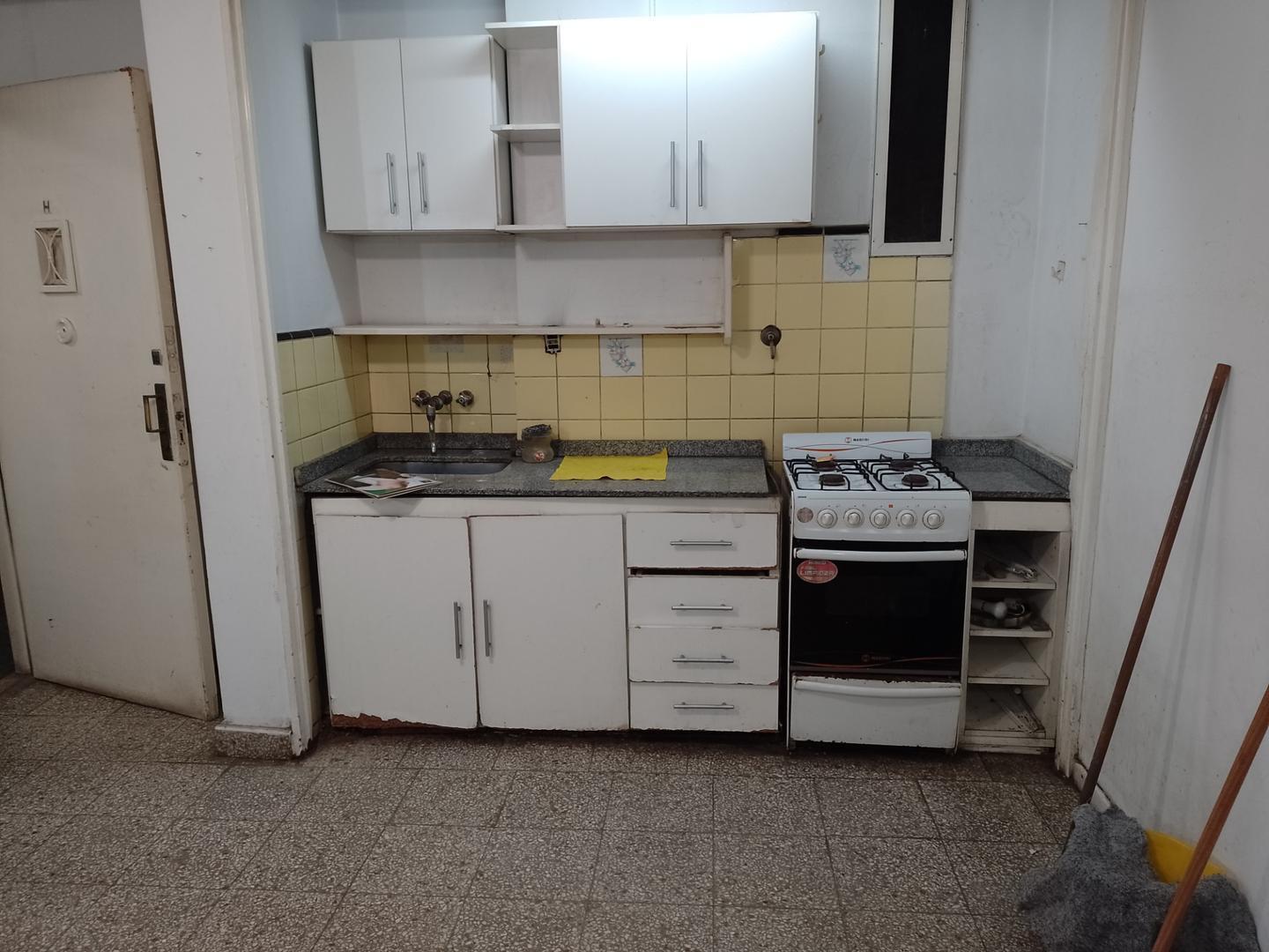 Foto de BALVANERA ALQUILER DEPTO. 1 AMB. YRIGOYEN 2500, imagen 4