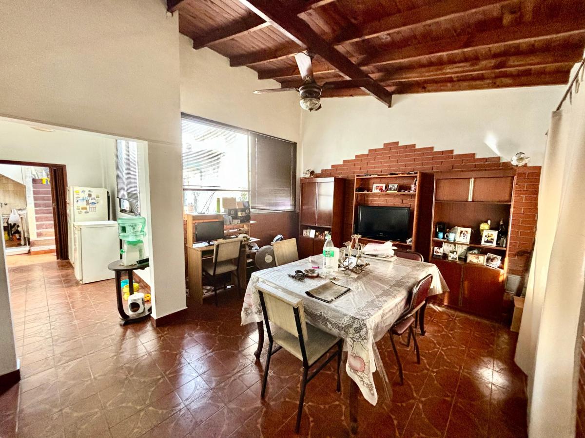 Casa Lote Propio 10x12.25 - con Patio y Terraza en Parque Cha - 120 m² Totales. 1