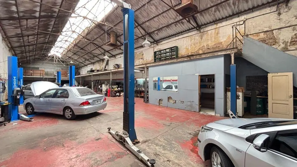 OPORTUNIDAD – Galpón / Depósito con Oficinas – 685 m² Totales - Ideal empresa / logistica 2